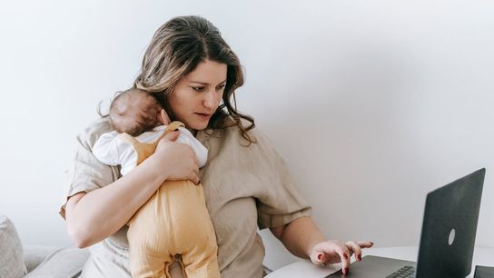 New Hampshire Ranks in Top 20 Best States for Working Moms (featured)